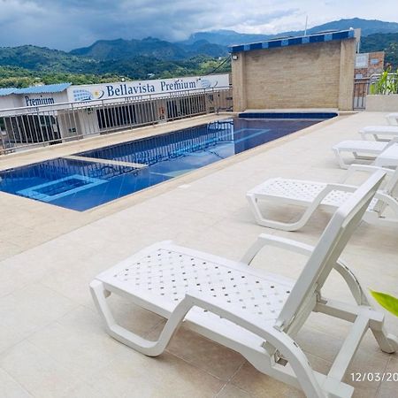 Hotel Bellavista Premium Villeta Bagian luar foto
