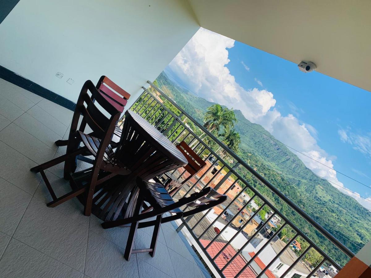 Hotel Bellavista Premium Villeta Bagian luar foto