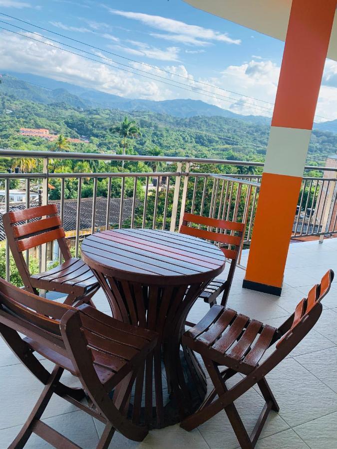 Hotel Bellavista Premium Villeta Bagian luar foto