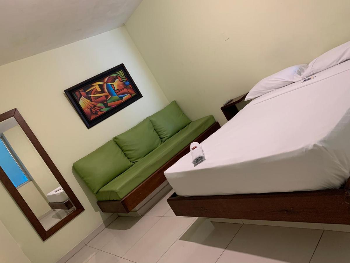 Hotel Bellavista Premium Villeta Bagian luar foto