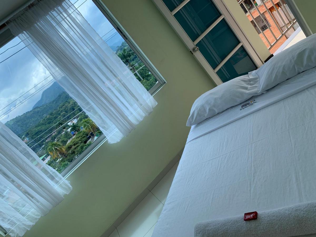 Hotel Bellavista Premium Villeta Bagian luar foto