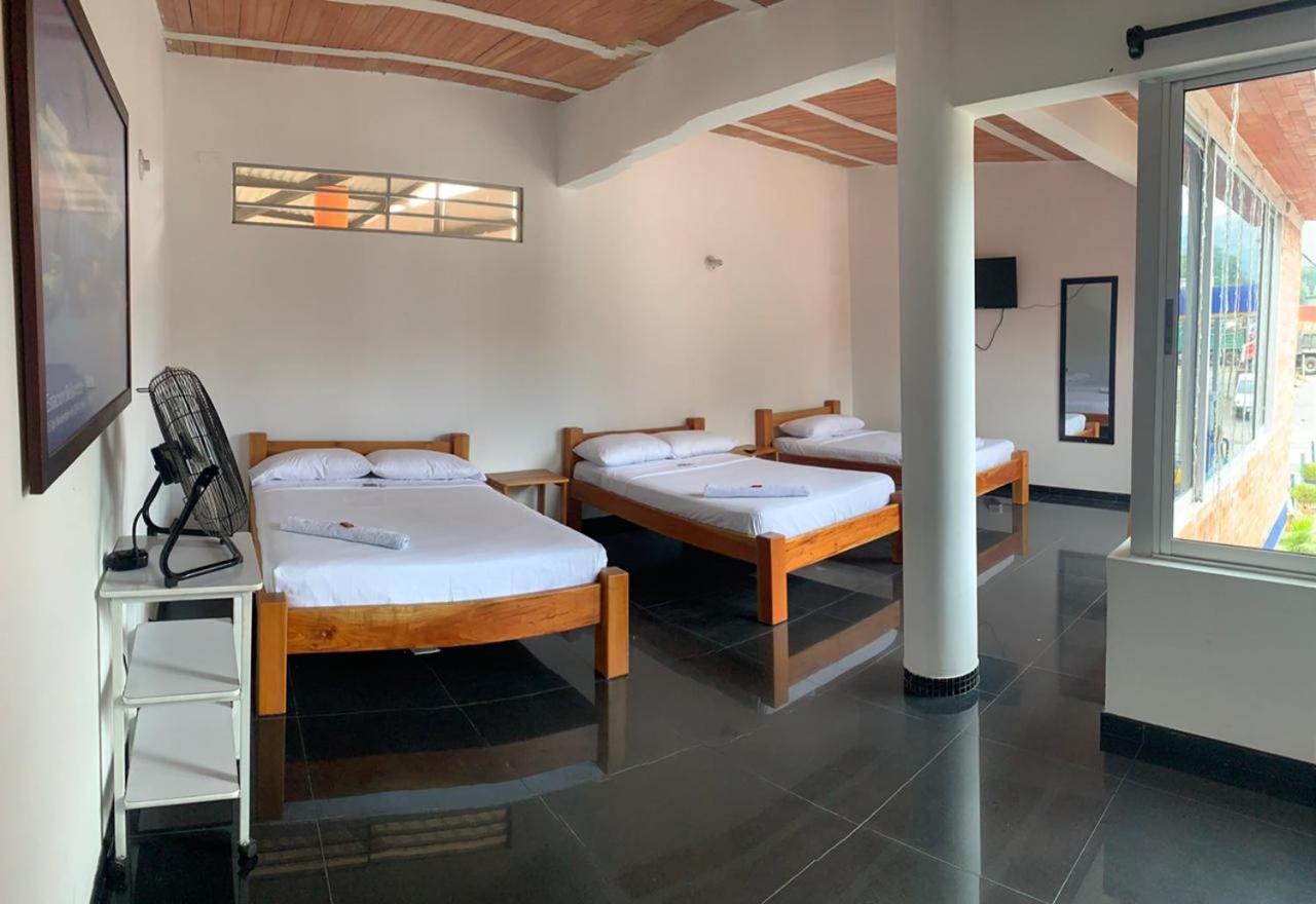 Hotel Bellavista Premium Villeta Bagian luar foto