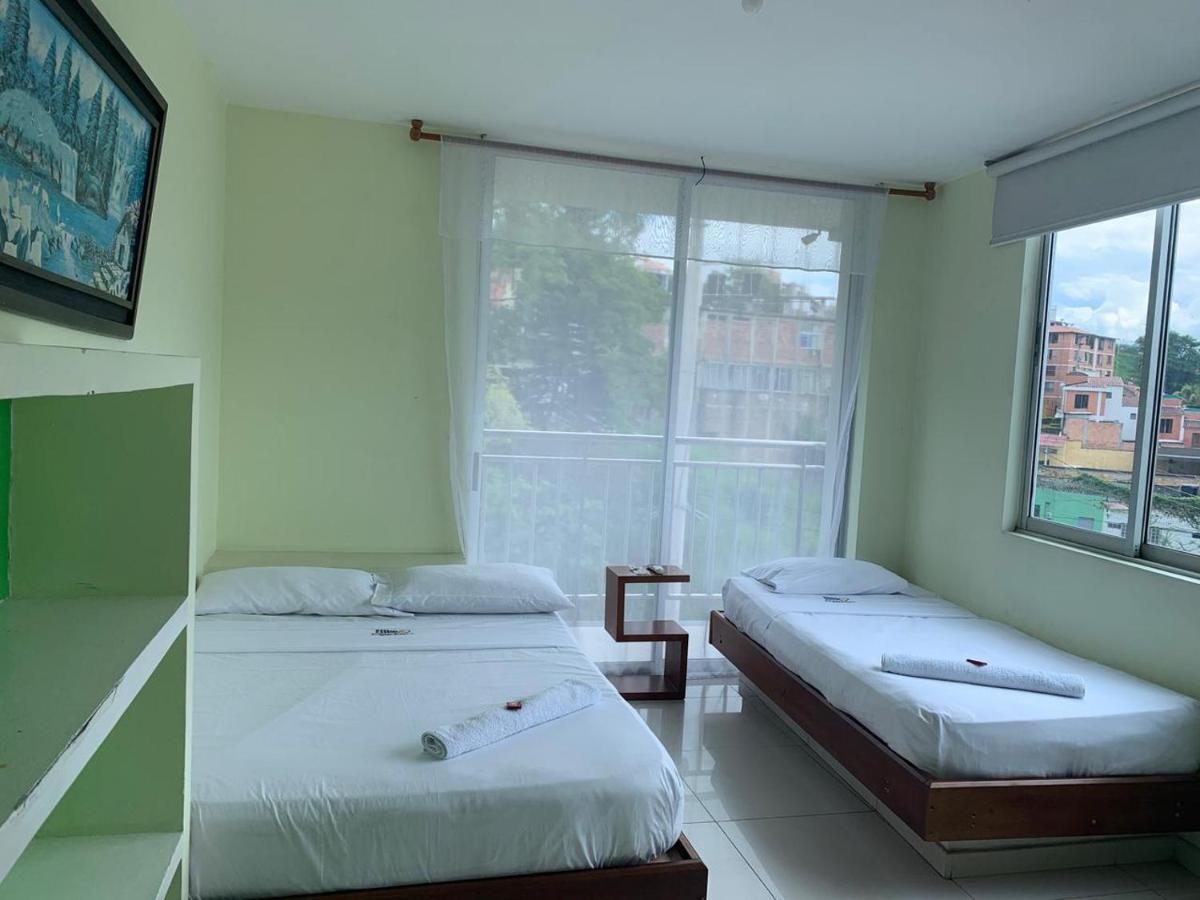 Hotel Bellavista Premium Villeta Bagian luar foto