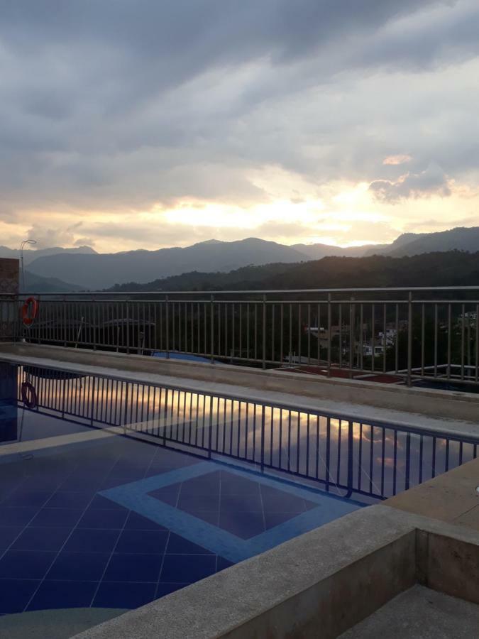 Hotel Bellavista Premium Villeta Bagian luar foto